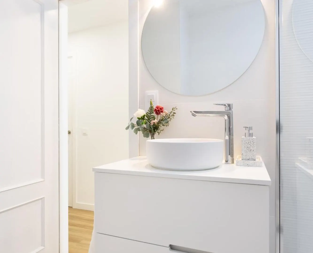 Home2Book Spacious & Modern Escape In Santa Cruz Apartment
